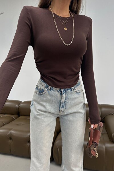 mylove بلوزة قصيرة بخصر مطاطي باللون البني