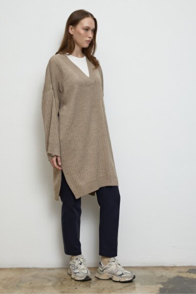 QANU Πλεκτό με λαιμόκοψη σε σχήμα V Tunik Mink