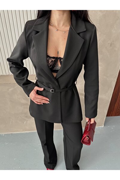 Moda İkra Blazer Ceket Bol Paça Pantolon Takım ve renkten ince bir kemerle bele bağlanan,