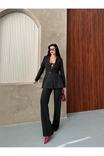 Moda İkra Blazer Ceket Bol Paça Pantolon Takım ve renkten ince bir kemerle bele bağlanan,