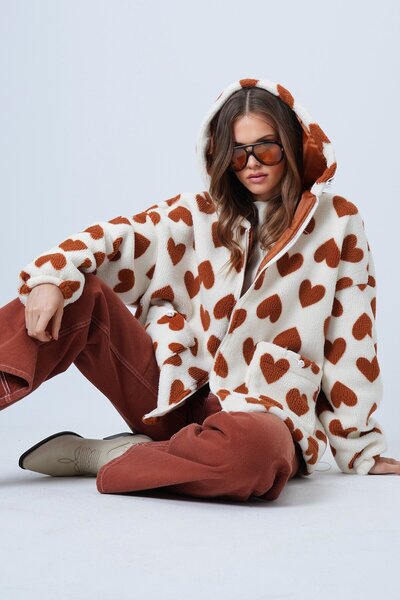 VAGGON Kadın Kahverengi Kalpli Dik Yaka İçi Astarlı Cepli Oversize Peluş Mont Vs01344
