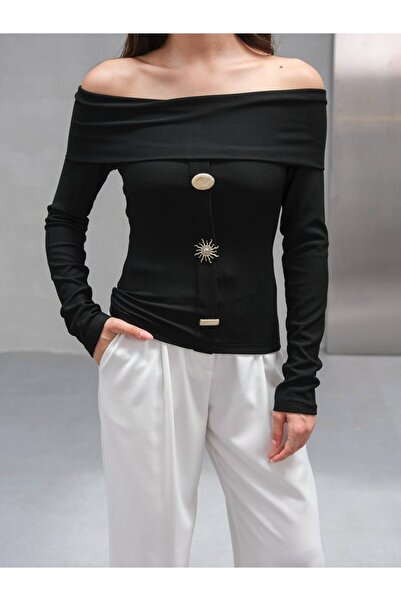 cemo Madonna Collar Three Button Blouse