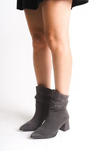 Shoesers Kadın Kalın Topuklu Sivri Burunlu Körüklü Süet Arkadan Fermuarlı Bot