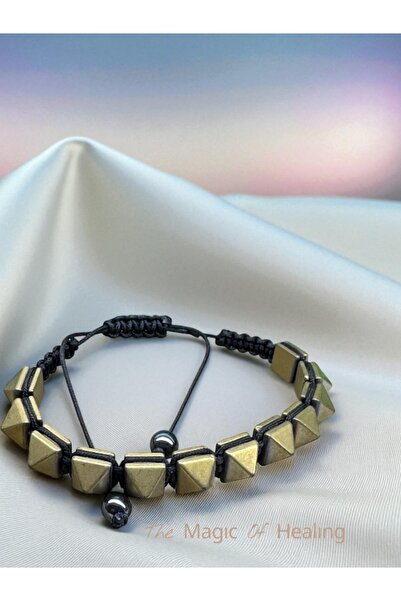 The Magıc of Healıng Hematite Natural Stone Pyramid Appearance Macrame