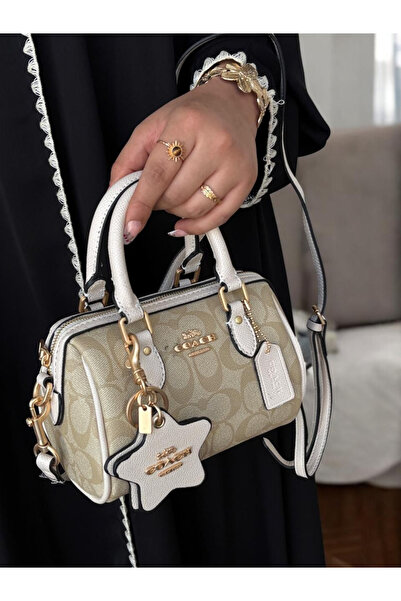 Generic Shoulder bag with accessories