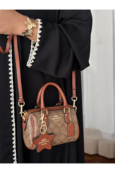 Generic Shoulder bag with accessories