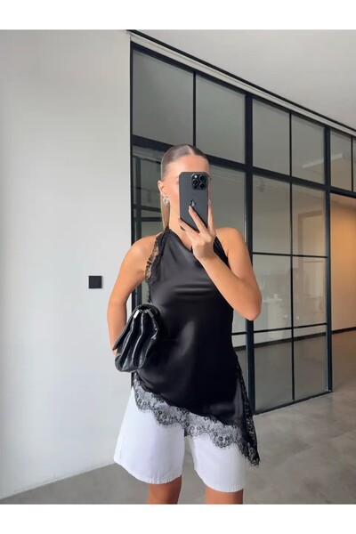 HARMONY GLOBAL Dámská černá saténová halenka s krajkovými detaily – asymetrický střih, stylová a elegantní halenka 7585