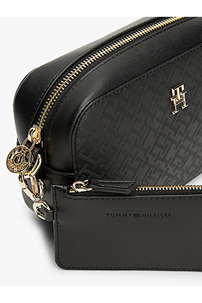 Tommy Hilfiger Women's Th Distinct Camera Bag