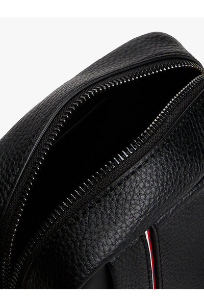 Tommy Hilfiger Men's Th Central Mini Reporter Bag