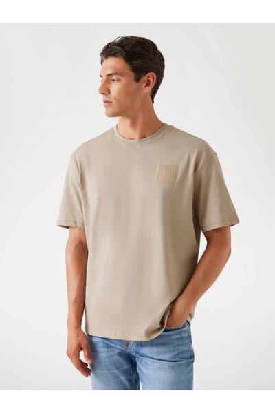 Guess Oversized-Fit T-Shirt