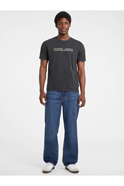 Guess T-Shirt with Logo Pattern on the Front