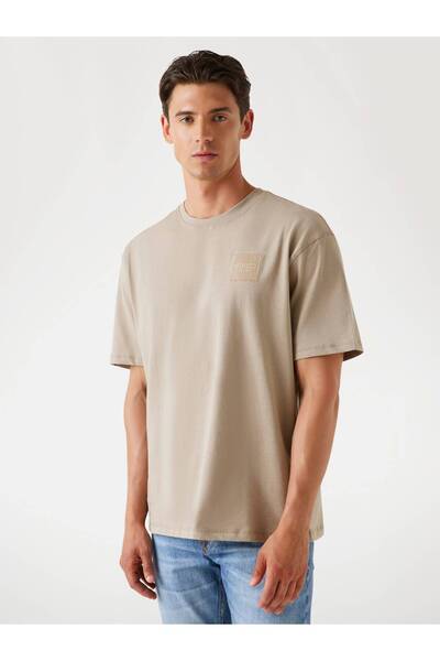 Guess Oversized-Fit T-Shirt