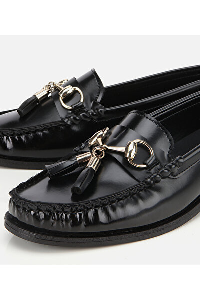 Hotiç Kadın Rugan Siyah Püsküllü Klasik Loafer