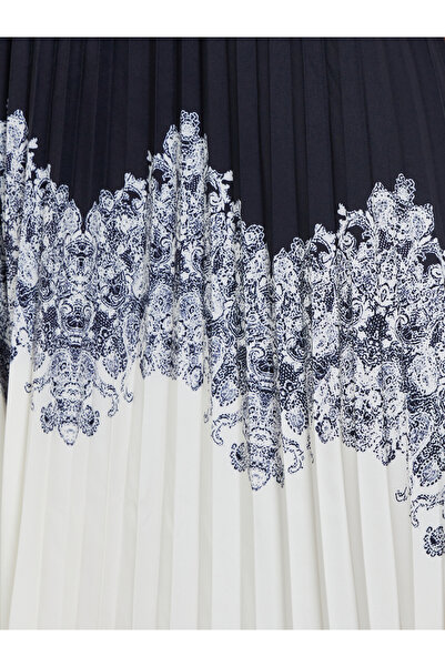 Styli Color Block Pleated A-Line Maxi Skirt