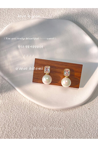 Take Two By Styli أقراط متدلية مزينة باللؤلؤ الصناعي بلمسات ذهبية