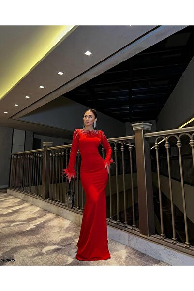 Modafeminen Stretchy Crepe Fabric Crew Neck Front Sleeve Stone Embellished Sleeve Feather Detailed Evening Dress 583085 Red