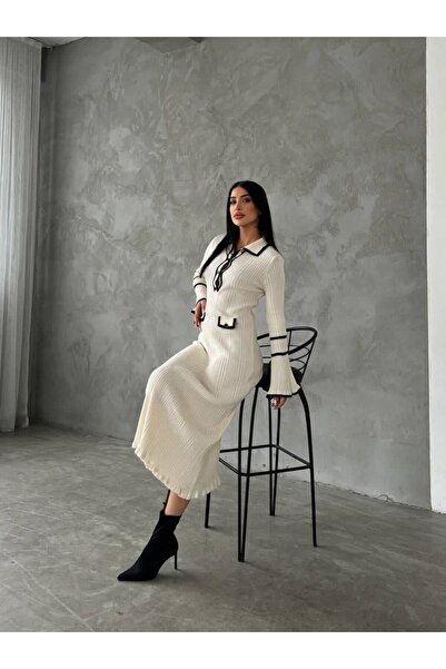 ANATOLIATEKSTILE 🔥👗Rochie tricotată cu guler și manșete evazate – elegantă, cu detalii negre – elegantă și feminină