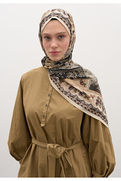Fresh Wild and Pure Pattern Shawl Beige