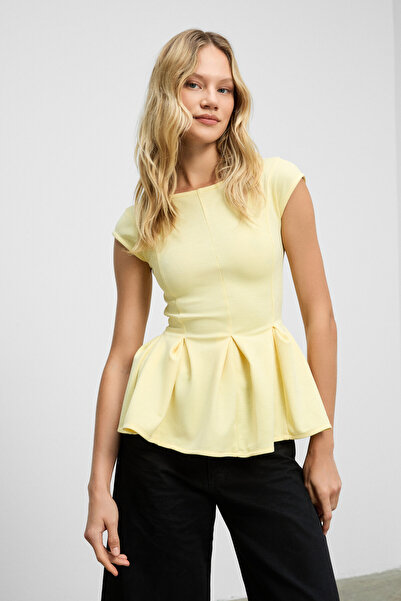 GRIMELANGE ROLLIE Kadın Bisiklet Yaka Arkada Damla Düğme Detaylı Mini Kısa Kollu Etek Ucu Pileli Peplum Sarı Bl