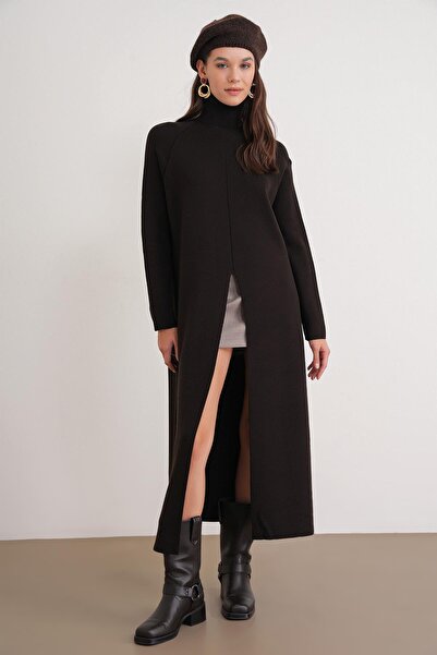 Mixray 6980 Γυναικείο πλεκτό φόρεμα με ψηλό γιακά, oversize, με σχισμή μπροστά, καφέ