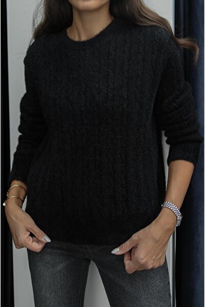 Havoş Siyah Yumoş Saç Örgü Detaylı Kazak