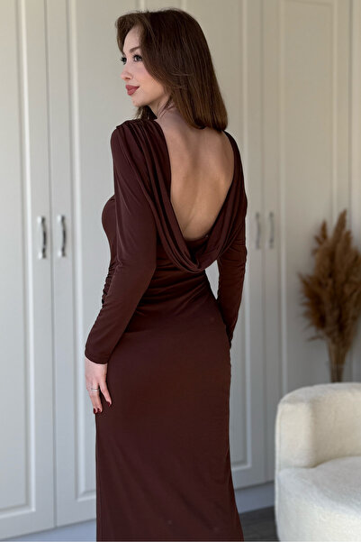 Dilay Gökoğlu Butik Дълга рокля с дълги ръкави, отворена гръб и цепка, от пясъчен цвят