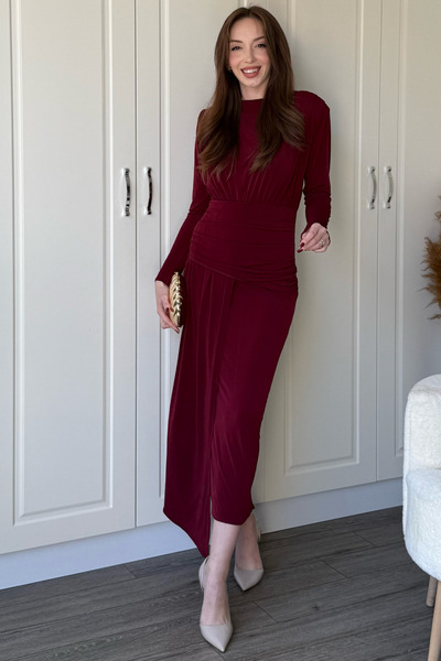 Dilay Gökoğlu Butik Bel Detaylı Vatkalı Uzun Kollu Bordo Maxi Elbise