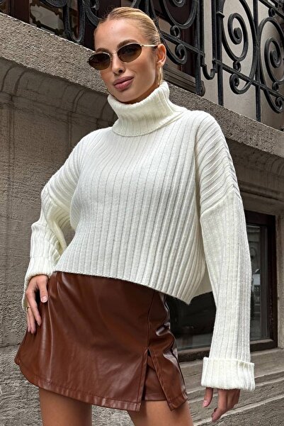 VAGGON Women's White High Neck Corded Fabric Crop Knit Sweater Vs01392