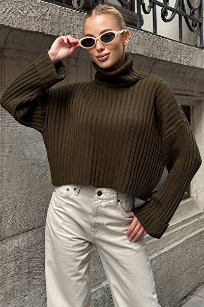 VAGGON Women's Khaki High Neck Corded Fabric Crop Knit Sweater Vs01392