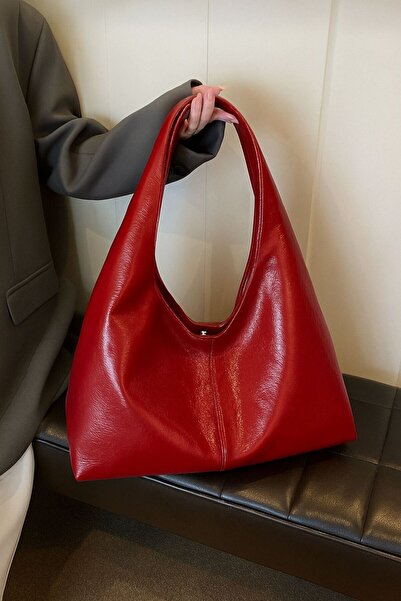 Handley Luxury Leather Shoulder and Hand Bag with Magnet Closure