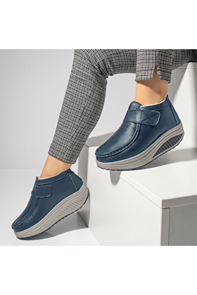 Modlet.ro Women's blue platform boots made of leather MOD06370