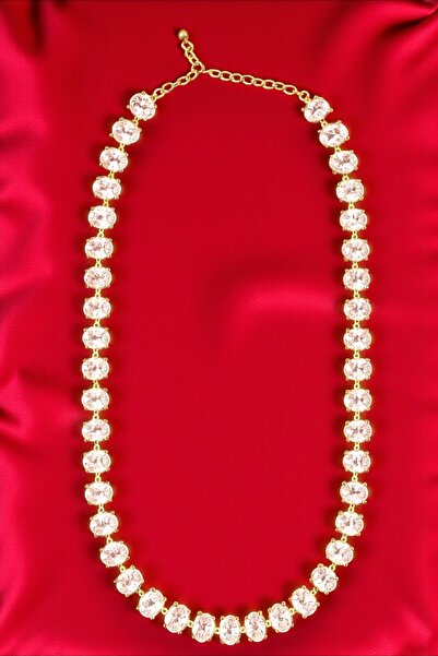 Furia قلادة كريستال بلوم – موديل أنيق مع تفاصيل حجرية بيضاوية لامعة