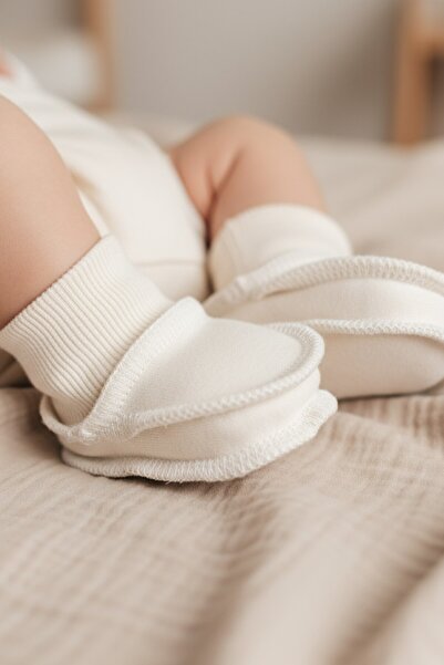Little Gusto Reverse Stitched Organic Cotton Ecru Premature Booties