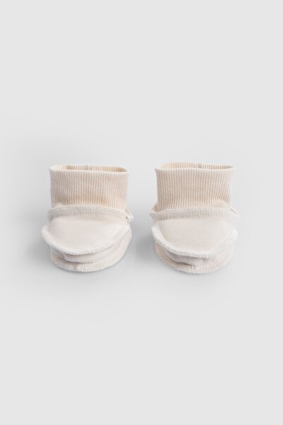 Little Gusto Reverse Stitched Organic Cotton Ecru Premature Booties