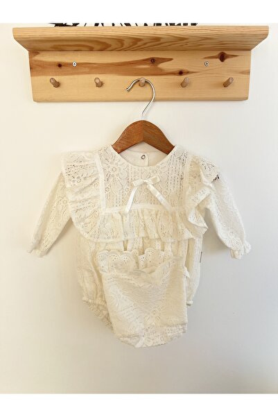 2kids2mom Kız Bebek Uzun Kollu Şapkalı Güpür İşlemeli Çıtçıtlı Romper Badi İkili Set