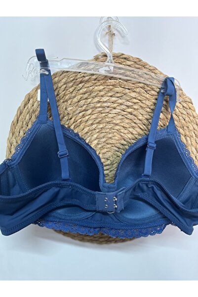 Love Fuchsia Underwear Imported Bra with Underwire on the Sides, Lace Detail, Soft Cup, Fixed Straps