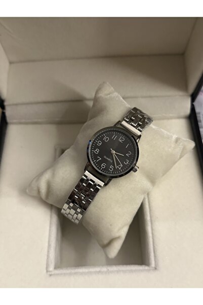 QUARTZ Round Dial Steel Vintage Model Wrist Watch in Gift Box