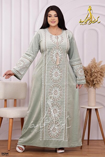 Generies High quality velvet Arabic jalabiya with a wonderful design