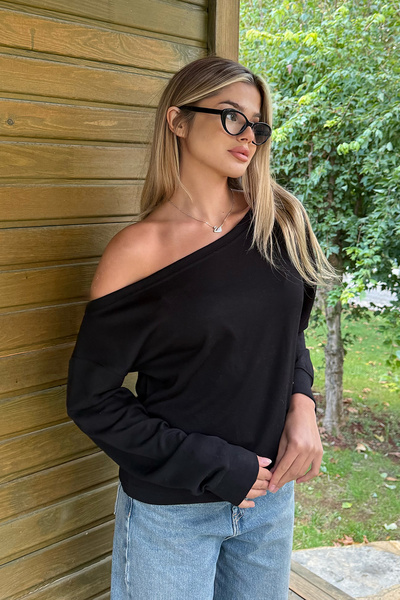 la & vetta Black Open Shoulder Soft Sweatshirt