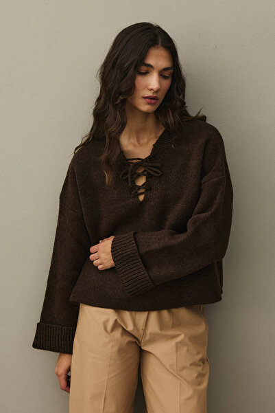 Fahhar Lace Detailed Sweater Brown