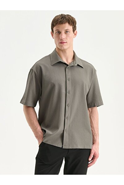 LC Waikiki Ανδρικό πουκάμισο με κοντό μανίκι LCW Vision Comfortable Fit