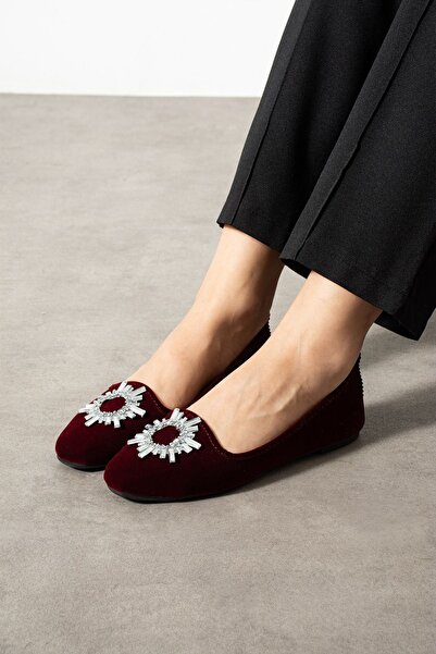 FUGA MODA Nera Burgundy Velvet Textured Elegant Engagement Dowry Bag with Crystal Stone Buckle, Guest House Bag