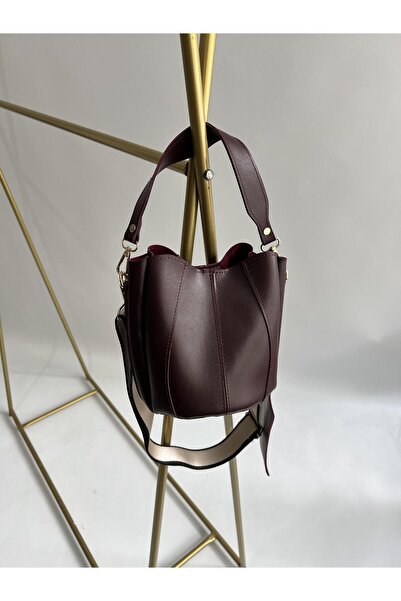 Mia Collection حقيبة يد وكتف نسائية من روبرت موديل باللون الأحمر الداكن