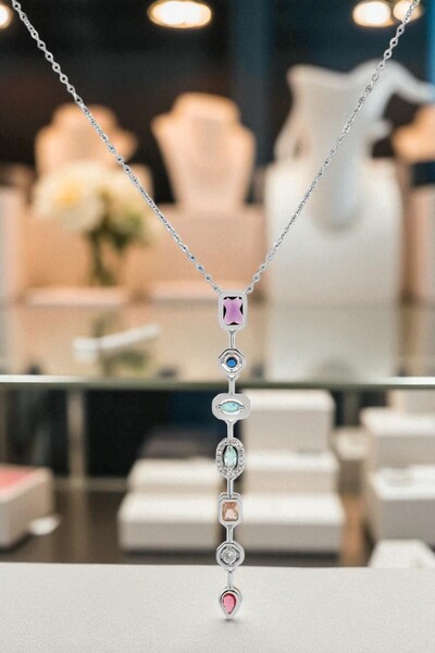 AXXION قلادة فولاذية على شكل حرف Y مكونة من 7 عناصر - تصميم أنيق وعصري باللون الفضي