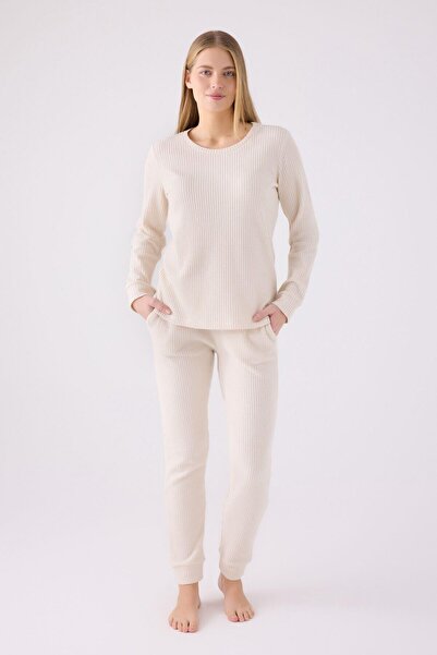 Pierre Cardin Women's Knitted Fabric Crew Neck Long Sleeve Pajama Set