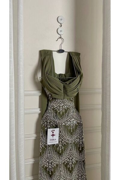 Onila Green georgette dress embroidered with luxurious and elegant embroidery