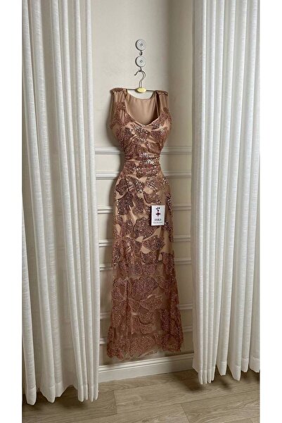 Onila Elegant and luxurious embroidered dress