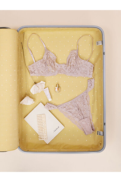 LC Waikiki Λαμπερές επιλογές από το Shining Store |   Δαντελωτό βραζιλιάνικο εσώρουχο