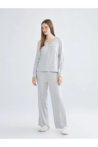 LC Waikiki Σετ γυναικεία πιτζάμα με κέντημα με λαιμόκοψη σε σχήμα V