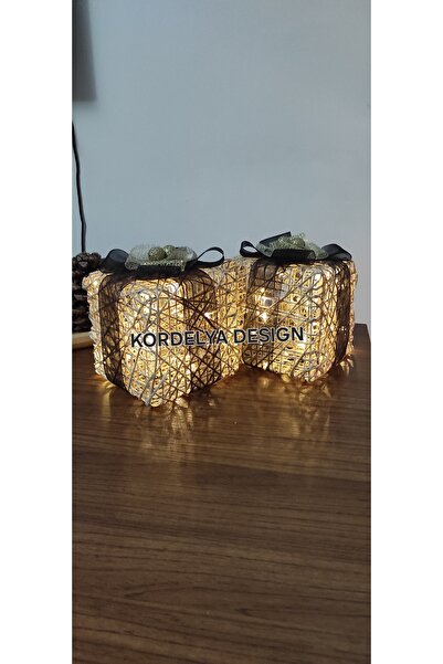 kordelya design YILBAŞI AĞACI ALTI LED IŞIKLI HEDİYE PAKETİ SETİ BOY 12X12X12 CM